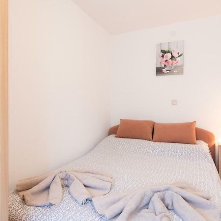 Apartment Adrijana Vrbnik Exteriör bild