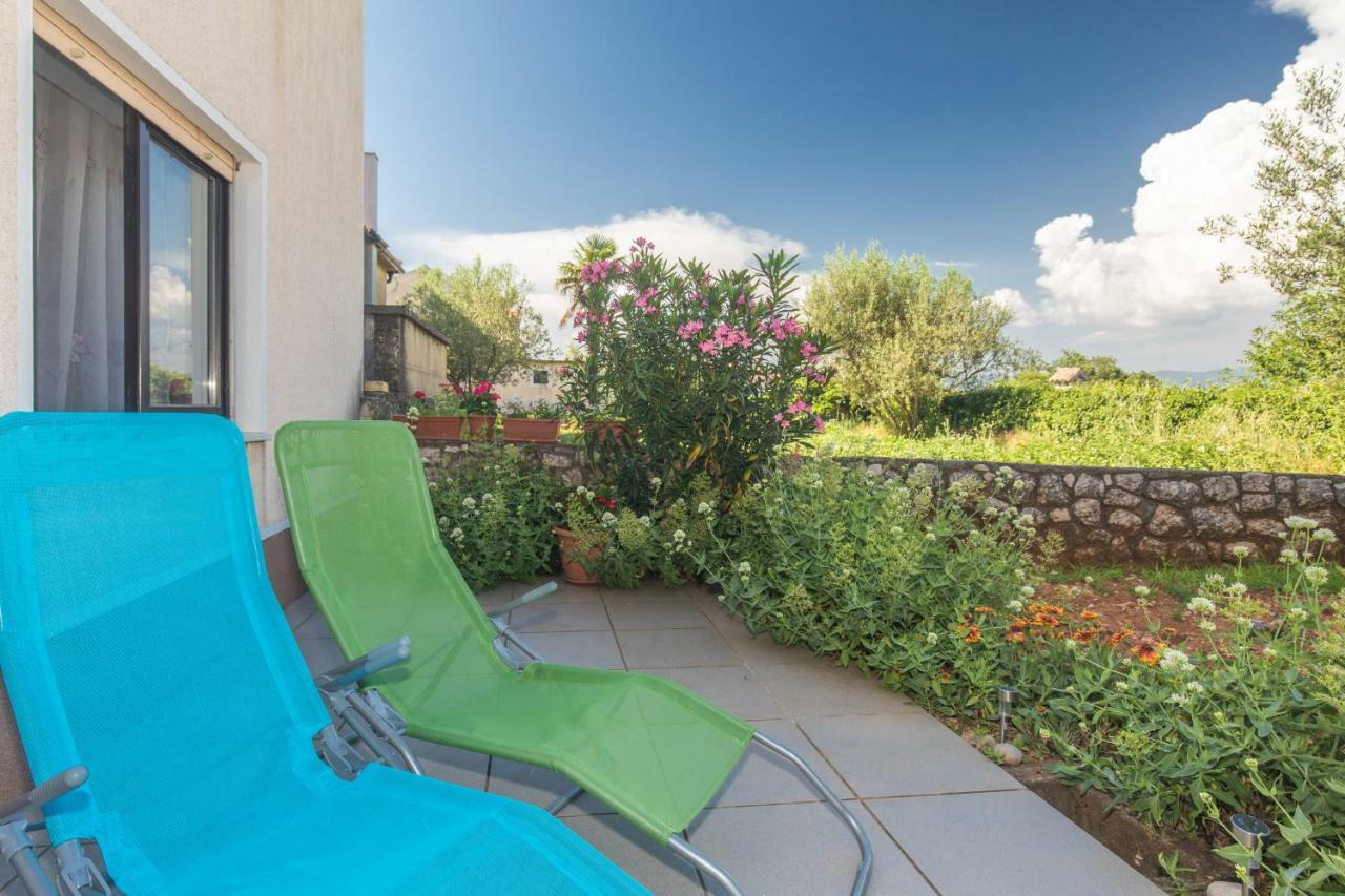 Apartment Adrijana Vrbnik Exteriör bild