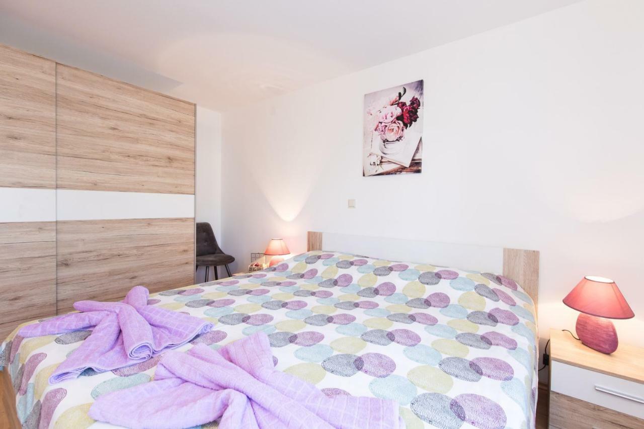 Apartment Adrijana Vrbnik Exteriör bild