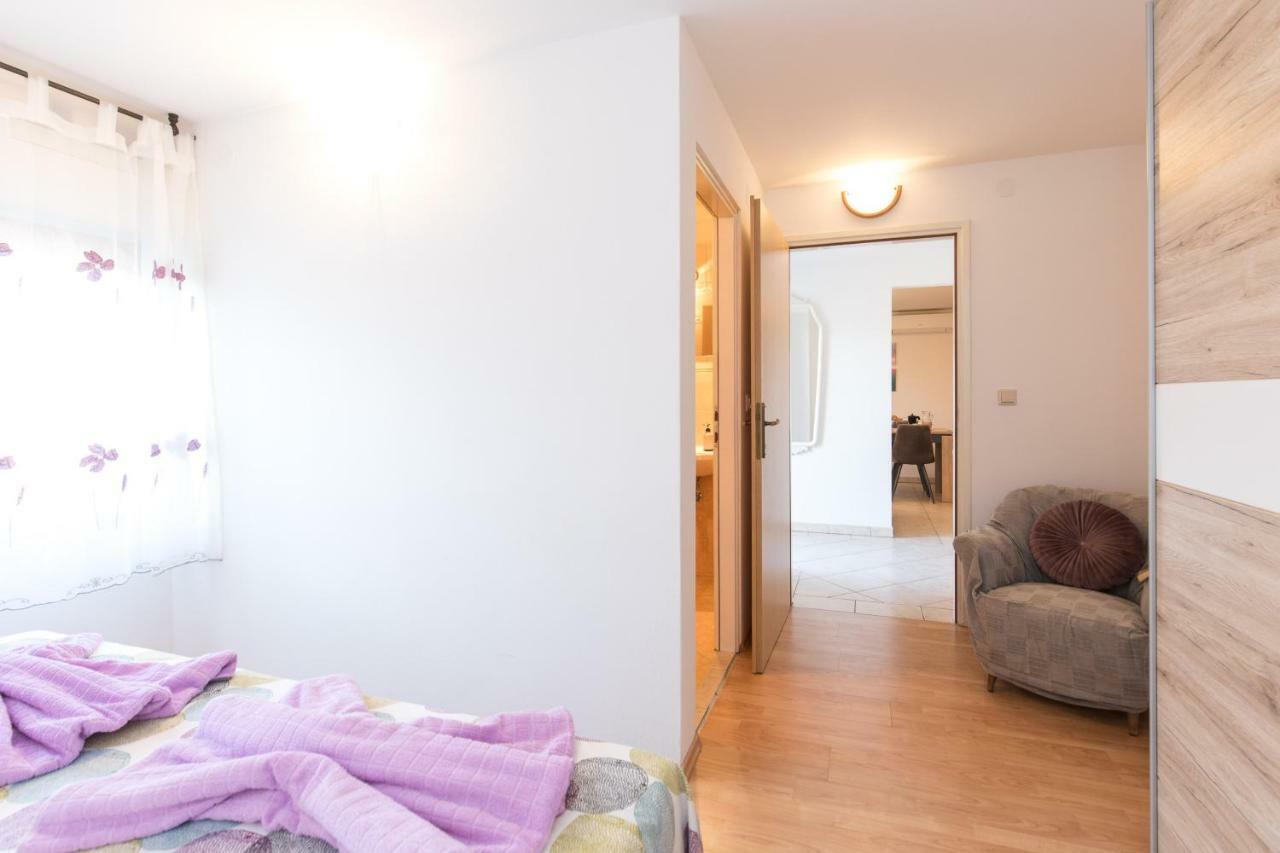 Apartment Adrijana Vrbnik Exteriör bild