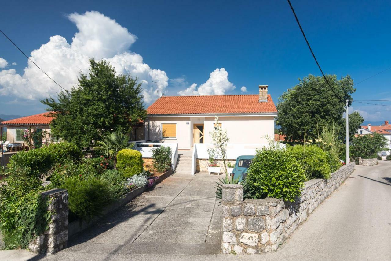 Apartment Adrijana Vrbnik Exteriör bild